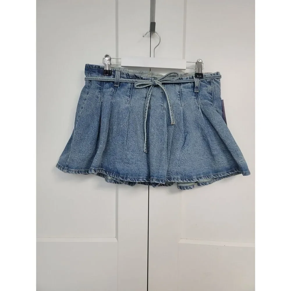 Wild Fable Denim Pleated Mini Skirt Medium Wash Skater Skort Y2K Style Size 4